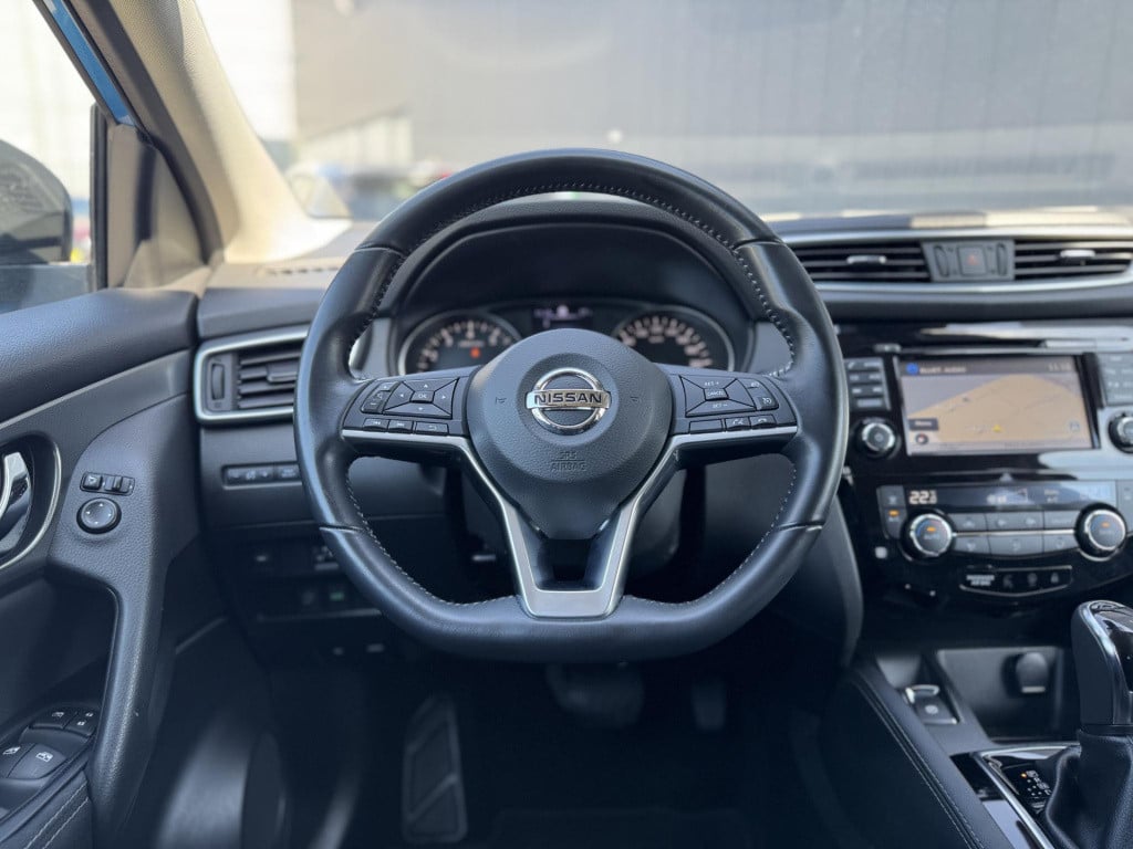 Nissan Qashqai 1.2 n-connecta design pack | panoramadak | navigatie | 360° 