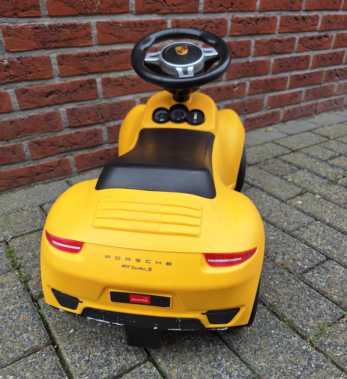 Porsche loopauto (nieuw € 65,00)