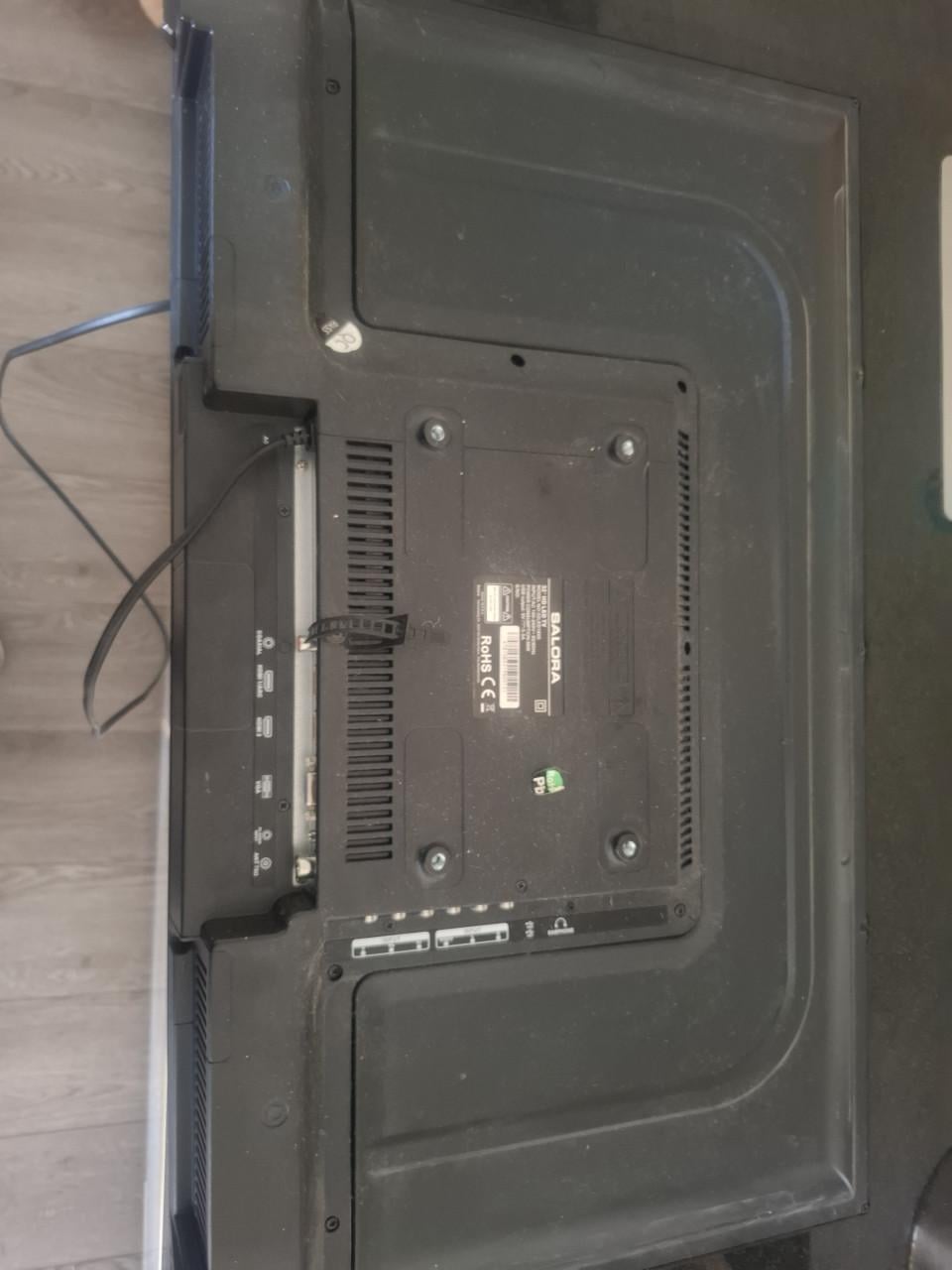 SOLARA TV MET AB EN MUURBEUGEL 32 INCH