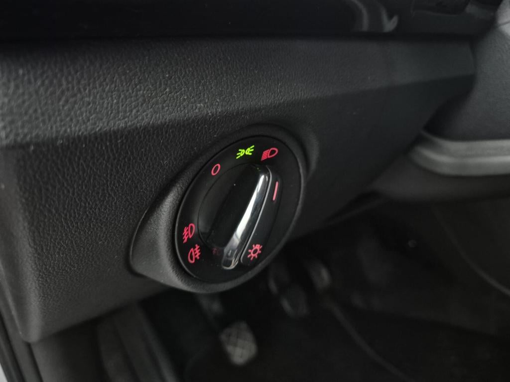 Volkswagen UP! 1.0 cup up! bluemotion / stoelverwarming / cruisecontrol / p