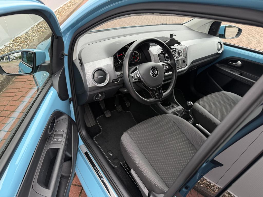 Volkswagen UP! 1.0 active 65pk | cruise | camera