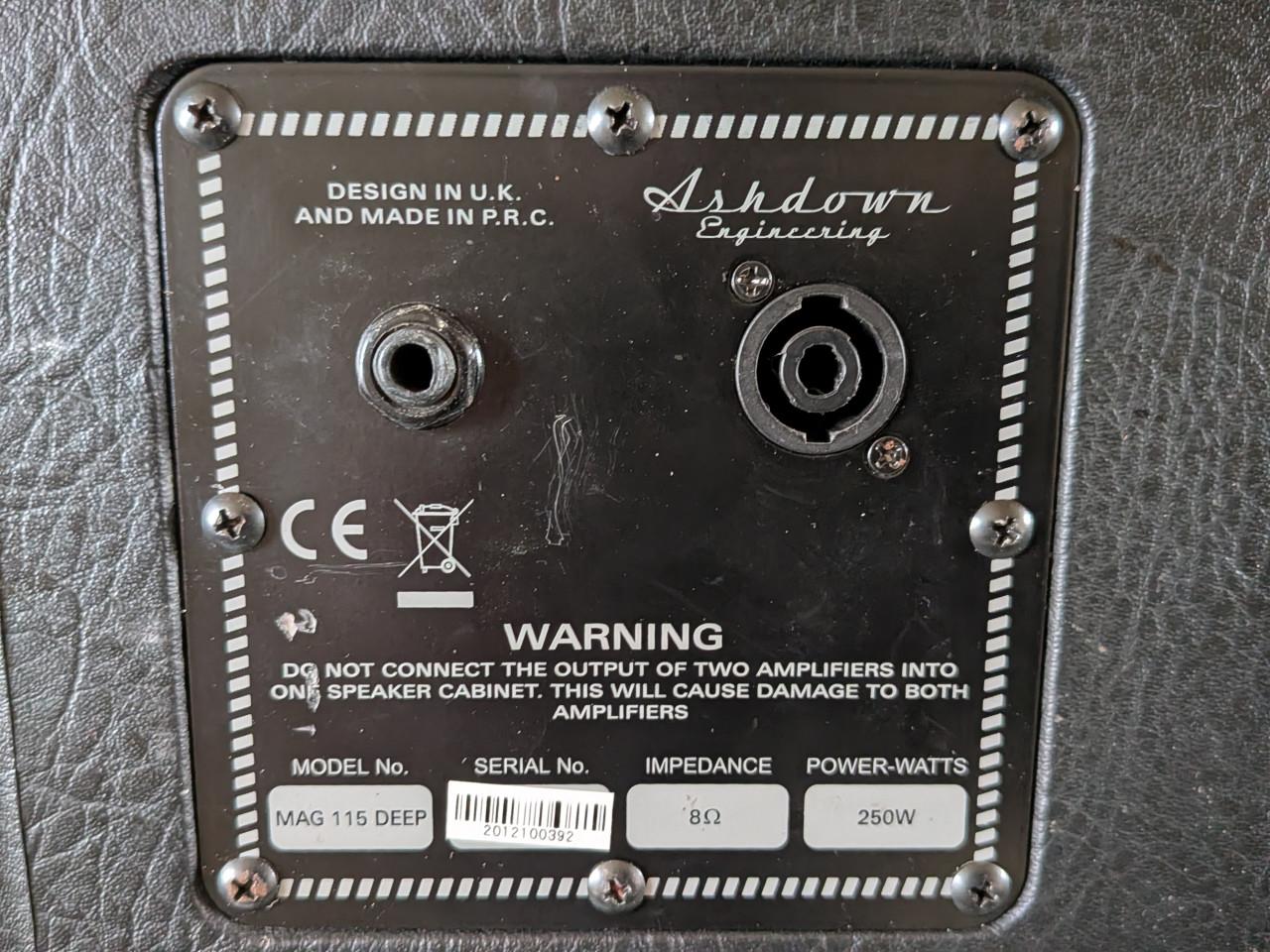 Ashdown MAG 115 bass cabinet, diep model.