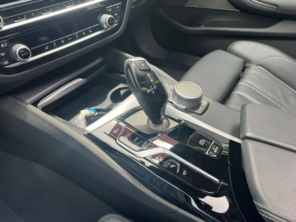 BMW 5 Serie touring 530e high executive