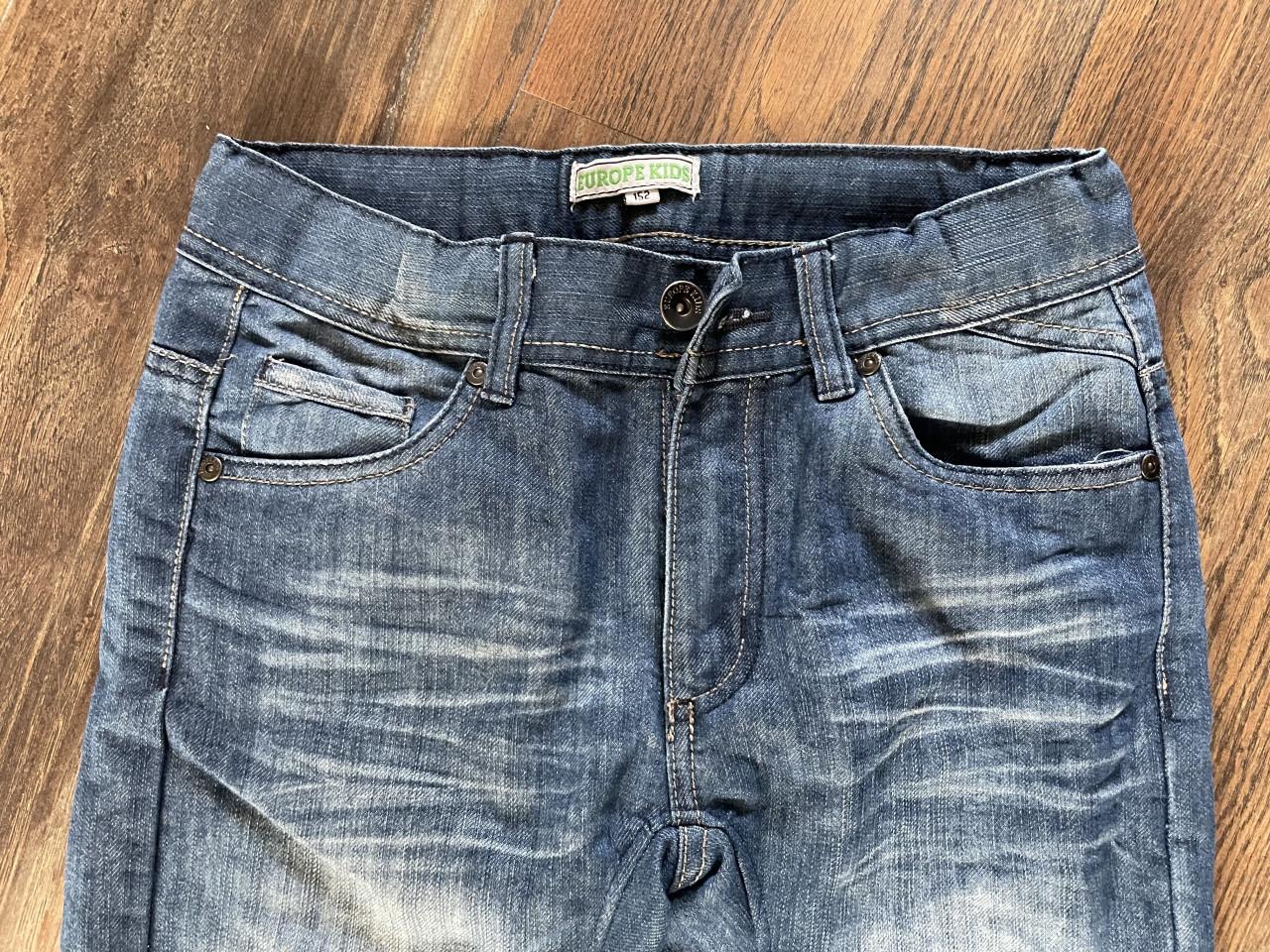 Nette Jongens broek Maat 152