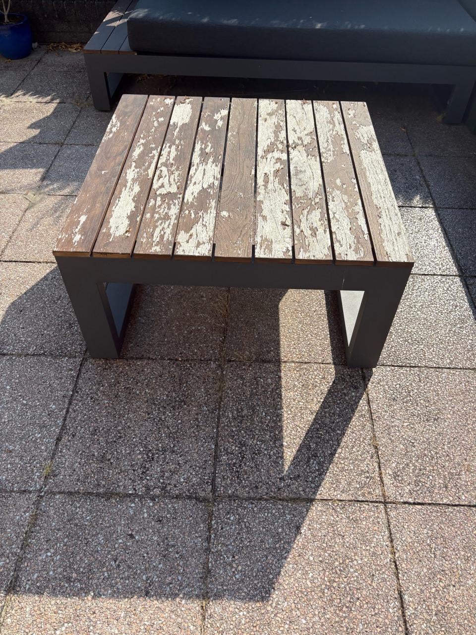 Gratis Life buitentafel, zonverweerd, zelf opknappen
