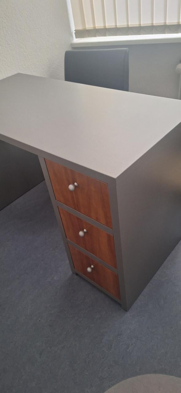 Buro met 3 laden