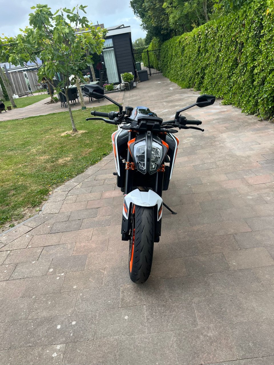 KTM 890 Duke R