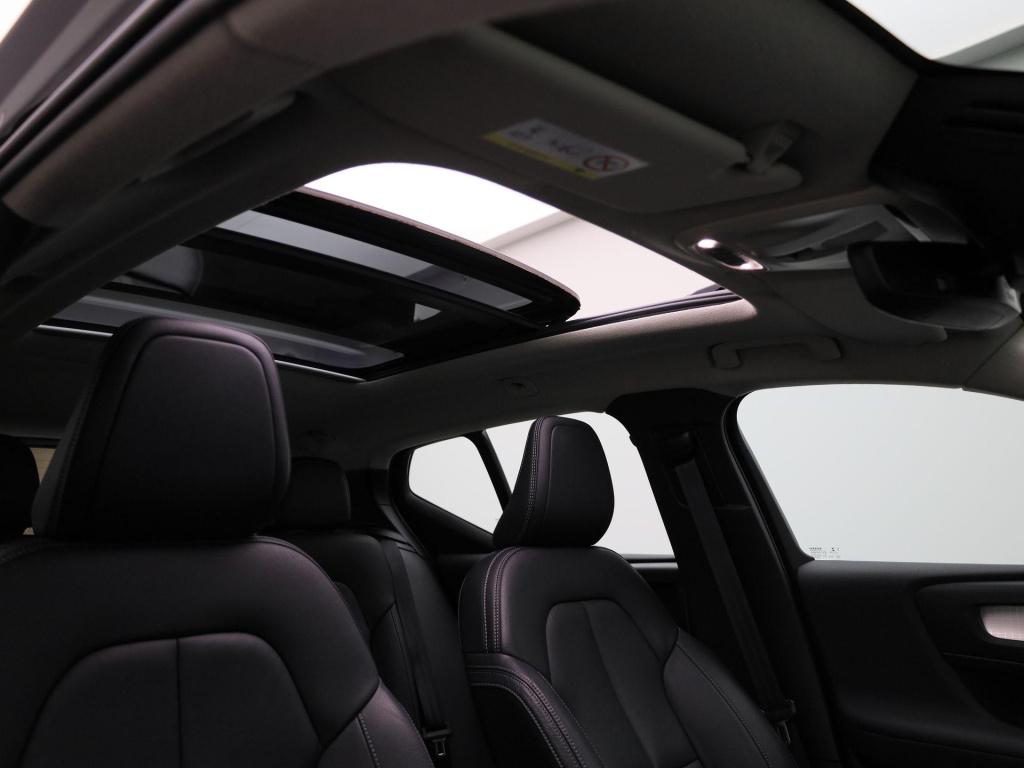 Volvo XC40 1.5 t4 recharge inscription expression | automaat | leder |  pan