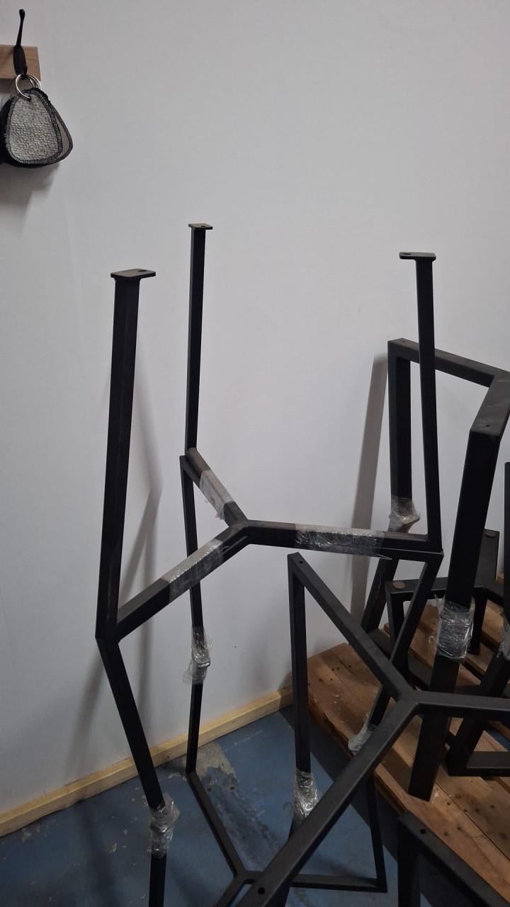 Grote partij salontafel en eettafel onderstellen