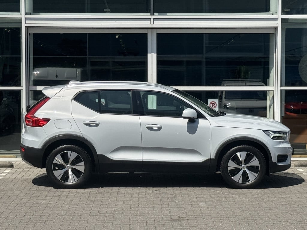 Volvo XC40 1.5 t5 te moment pro
