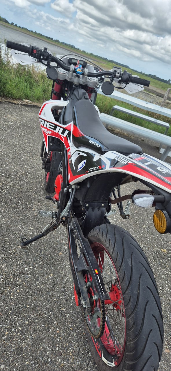 Rieju mrt trohpy 2023 schakelbrommer