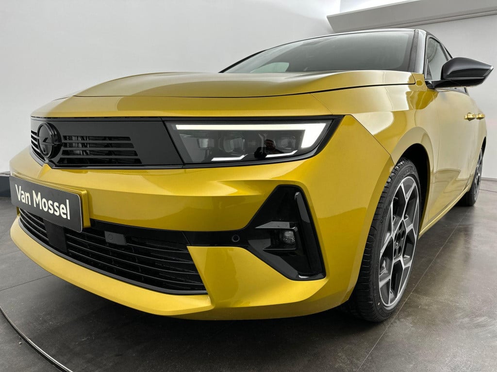 Opel Astra 1.6 turbo plug in hybrid ultimate | voorraadmodel | snel rijden 