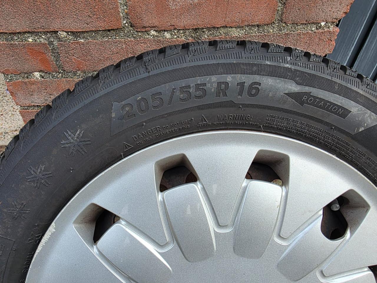 Winterbanden op stalen velgen Ford Focus Wagon Mk3