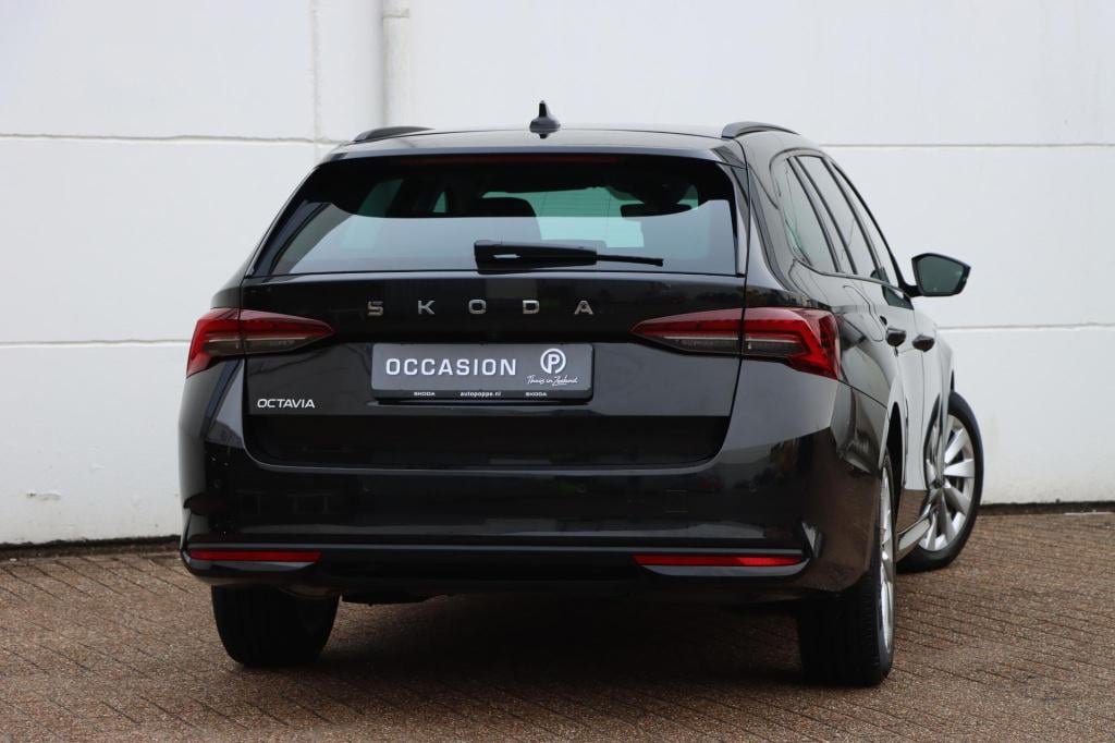 Skoda Octavia combi 1.5 tsi mhev first edition 115pk dsg7