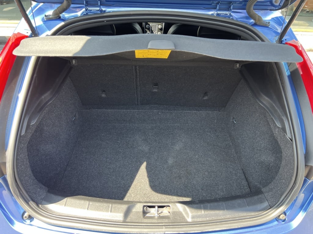 Volvo V40 t3 153pk nordic+sport| standkachel| trekhaak| navi| r-design
