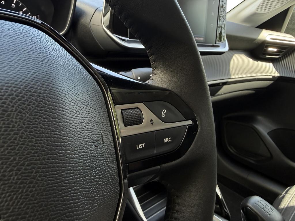 Peugeot 208 1.2 pt style - nieuwstaat -