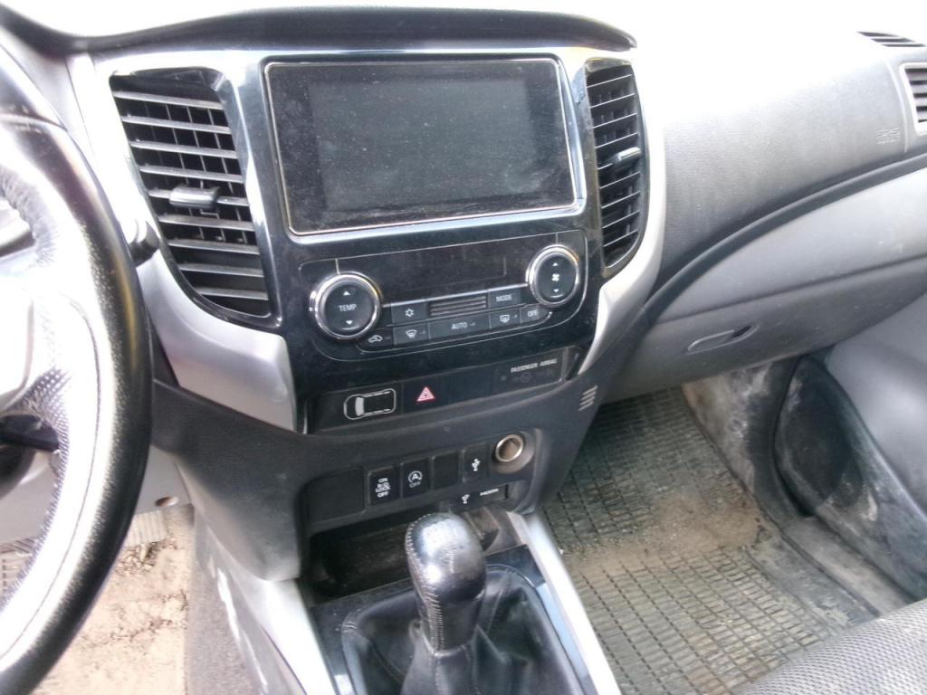 Mitsubishi L200 2.4 di-d 4x4 airco 4wd ( lees tekst!! )