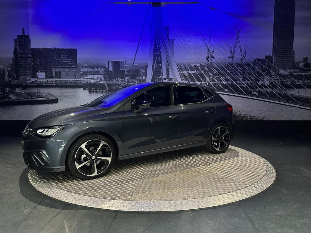 Seat Ibiza 1.0 ecotsi fr business connect *camera*keyless*winterpack*acc*le