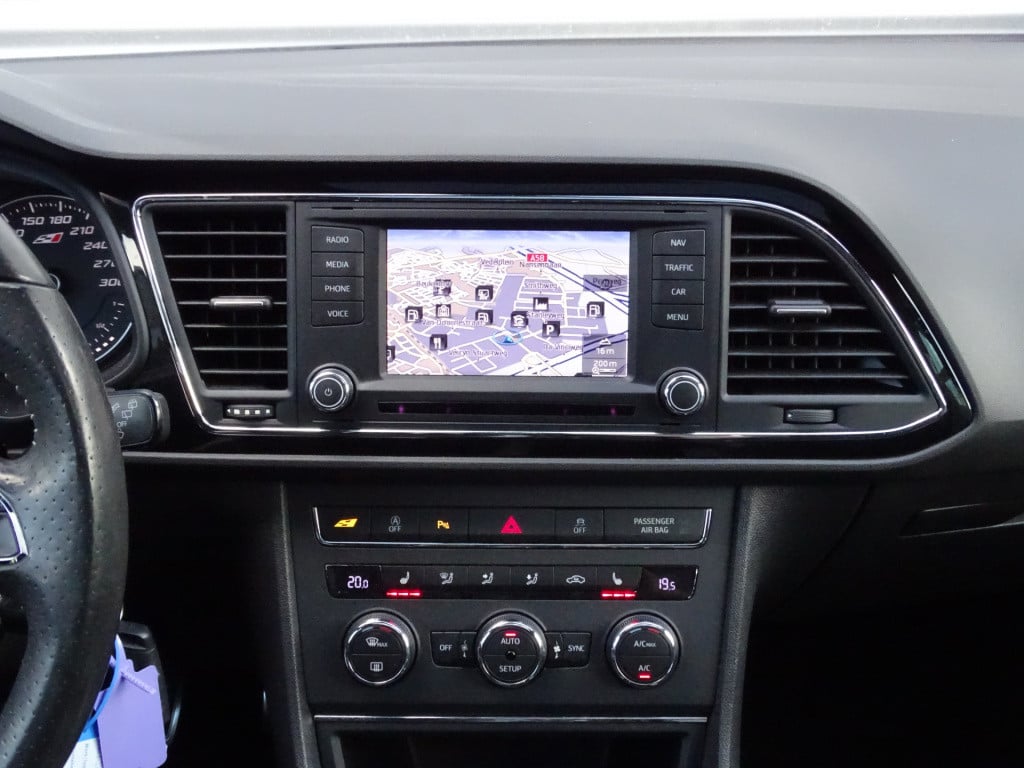 Seat Leon sc 2.0 tsi cupra 280 | pano | stoelverwarming | navi