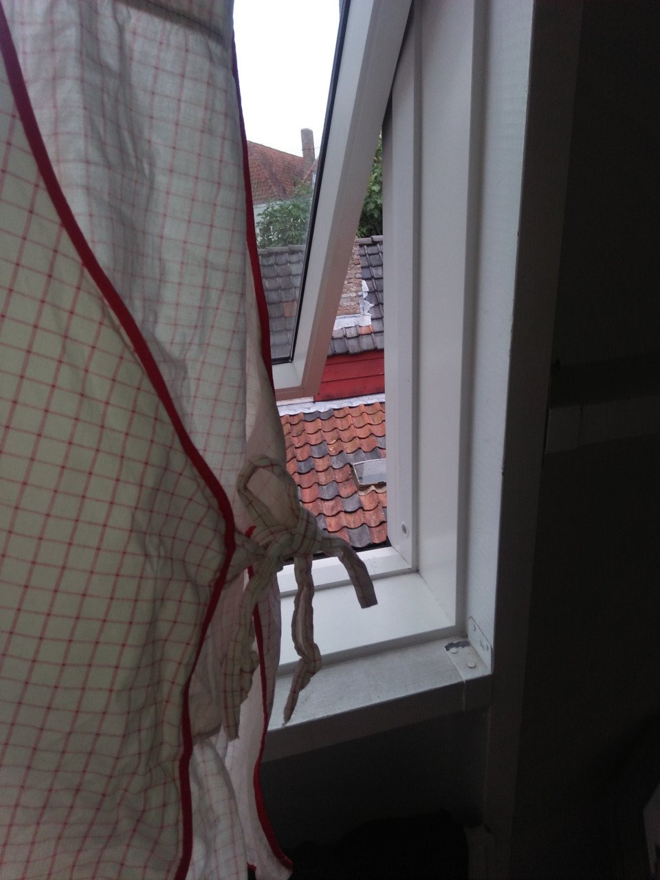 2 kinder schortjes (tot dij op volwassene) blauw en rood