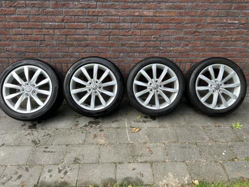 Volkswagen velgen 17 inch incl banden