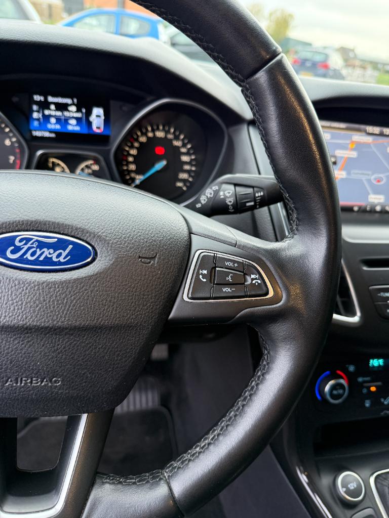 Ford Focus 1.0 - titanium edition
