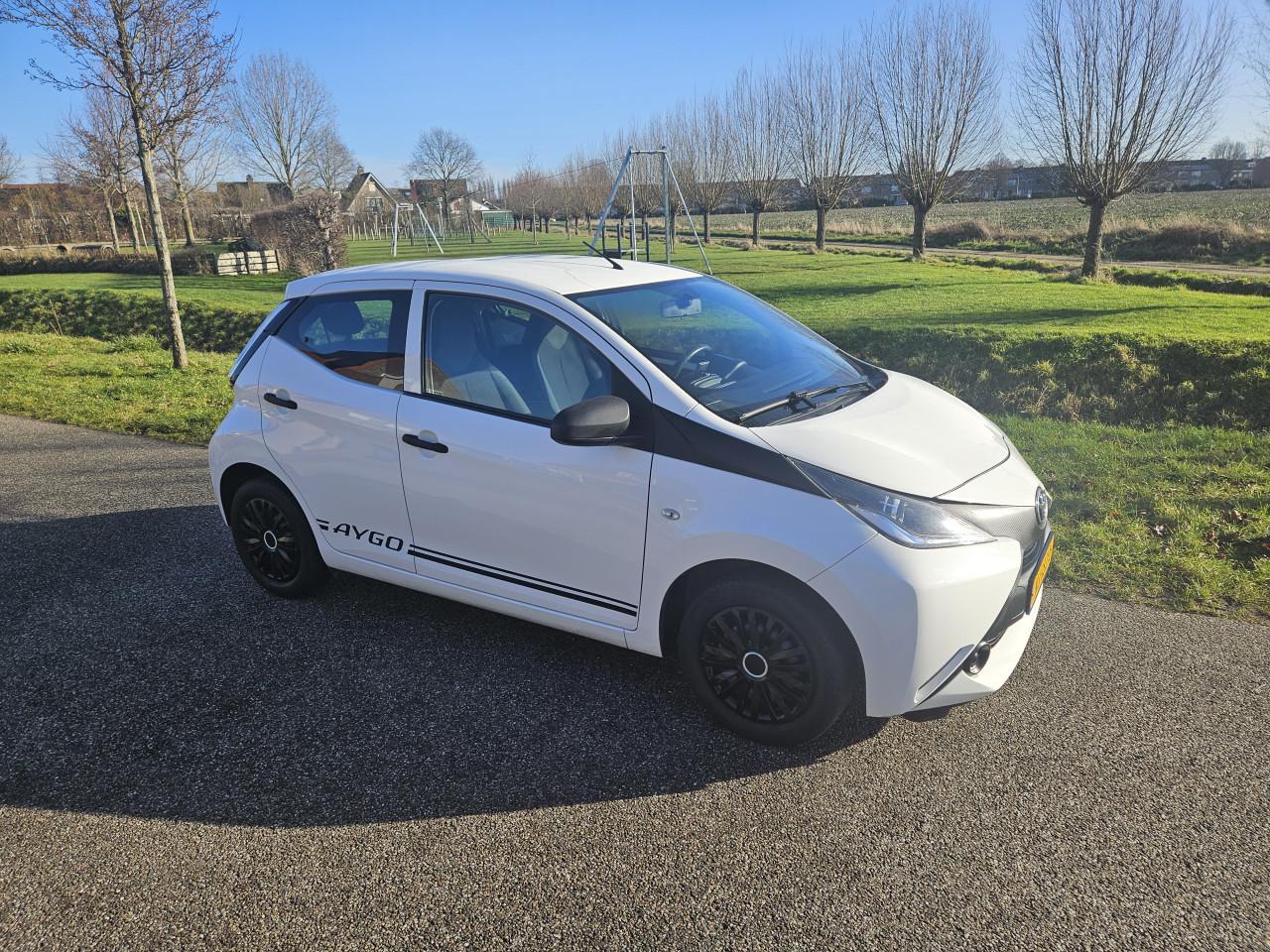 Zuinige Toyota Aygo 1.0 (2017) | 96.650 km | Airco + Cruise | 4-deurs