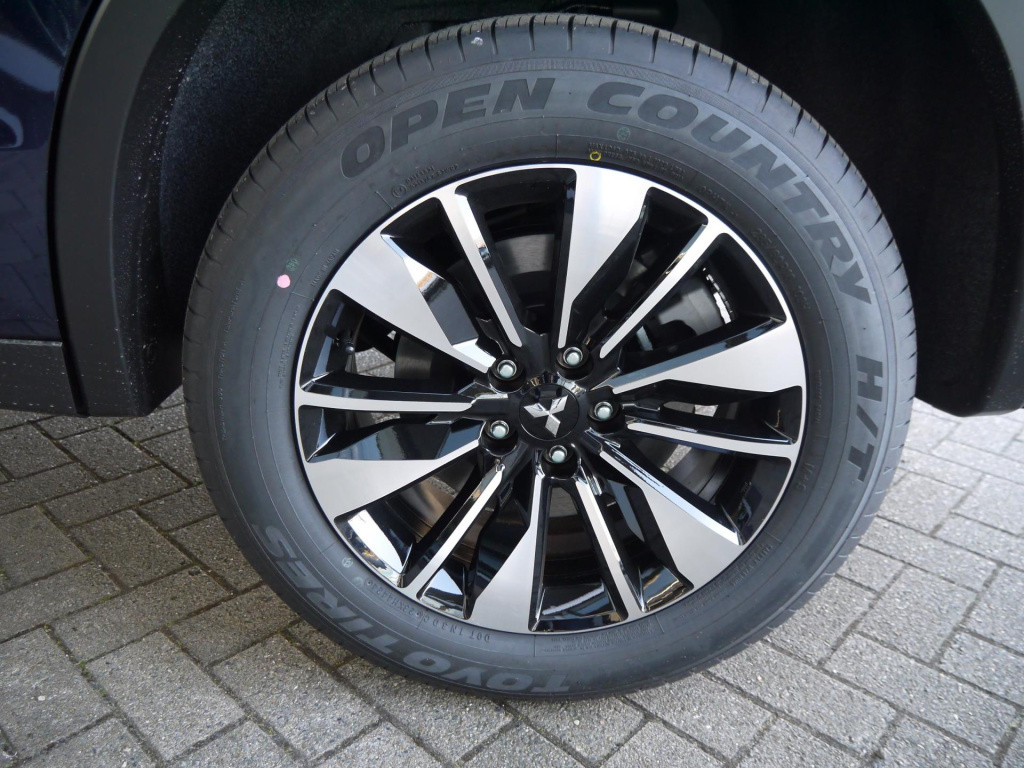 Mitsubishi Outlander 2.4 phev intense