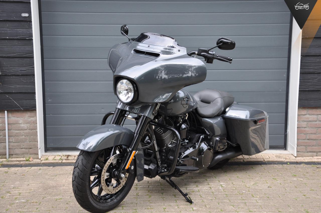 Harley-Davidson Street Glide 103