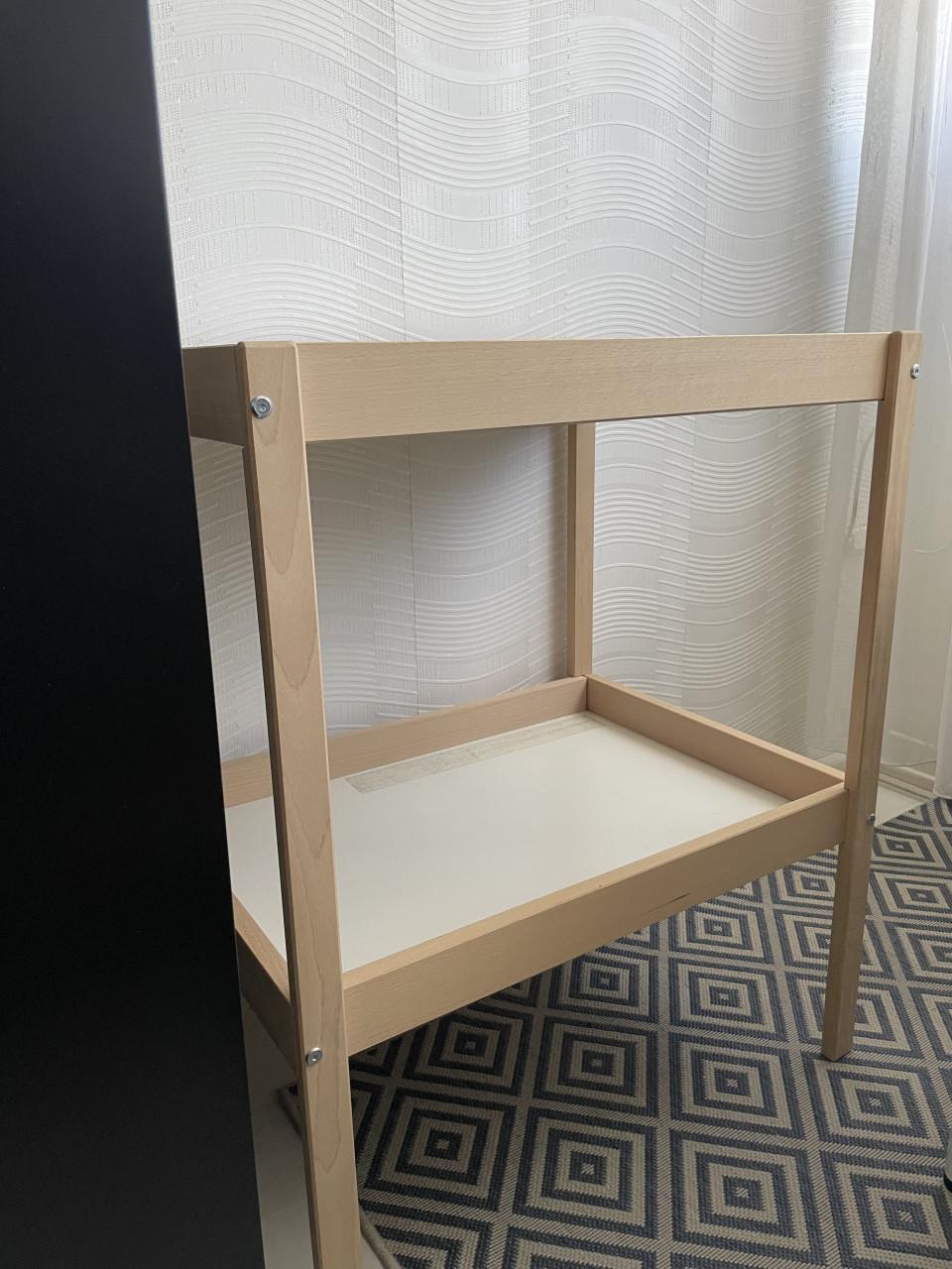 Ledikantje en commode