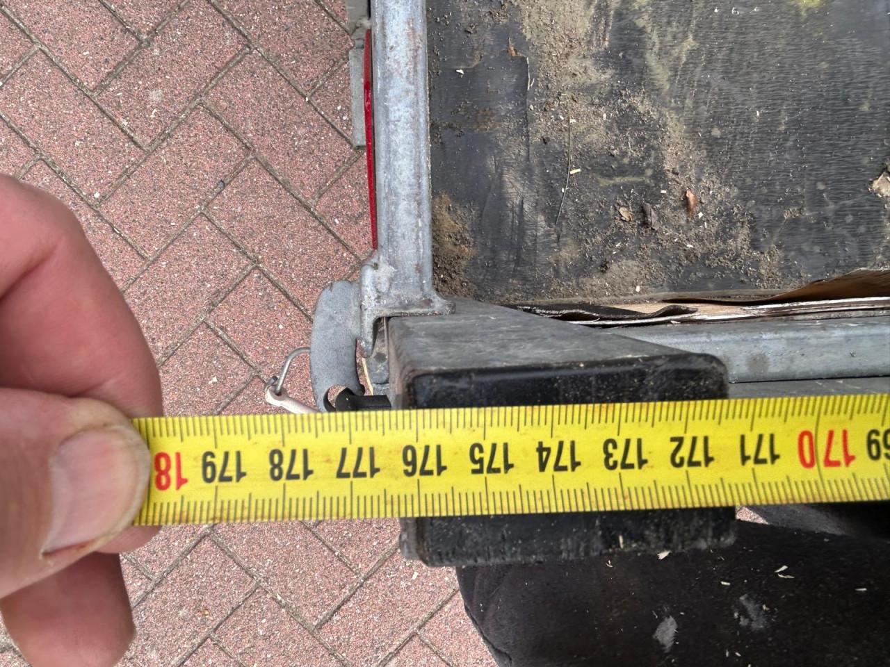 Leuke Aanhanger 1.75x1.00M t.z.t. platen te vervangen