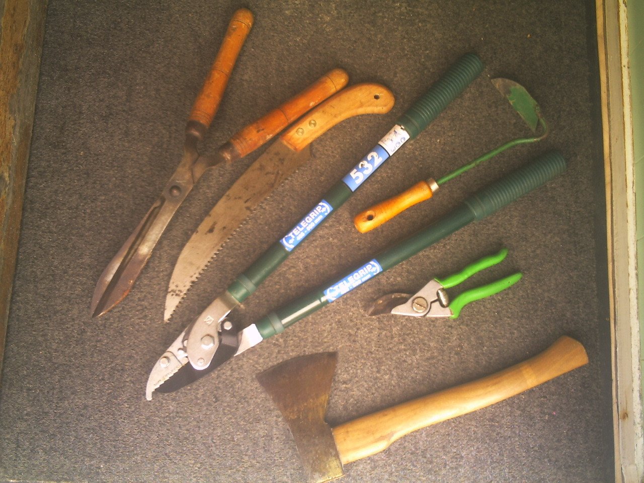 Al uw keuken en tafelmessen weer lekker scherp