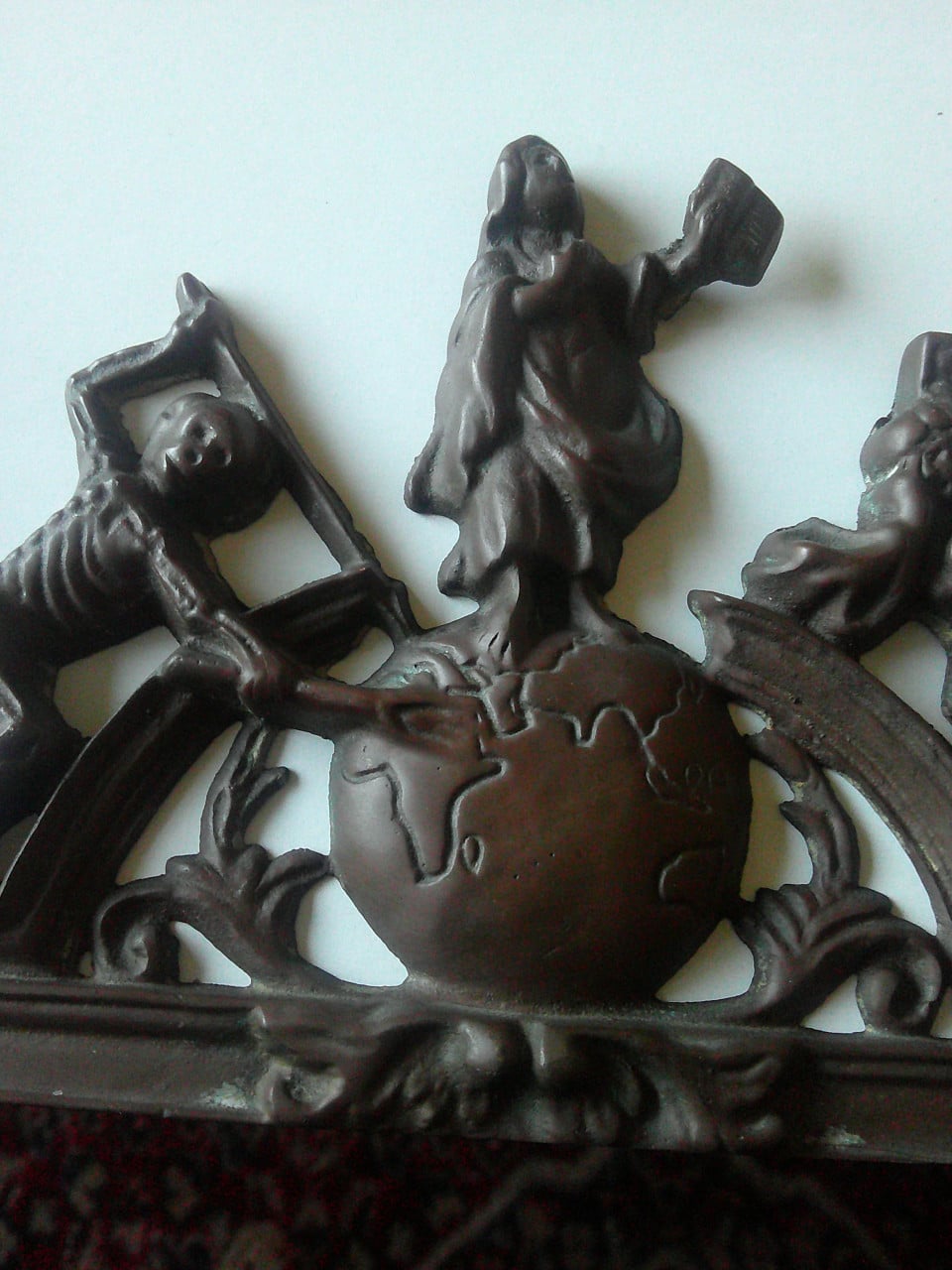 19 DE EEUWS BRONZEN ORNAMENTJE