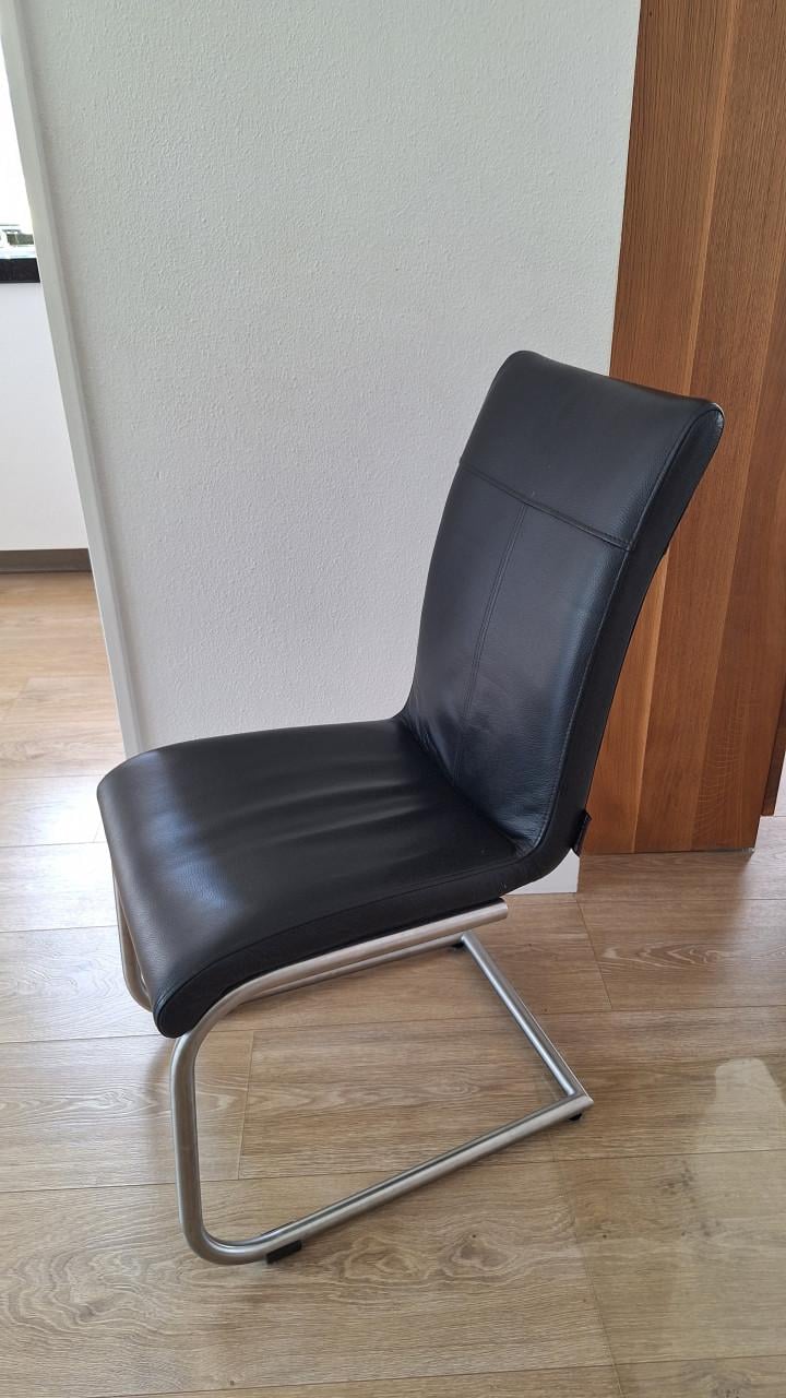 Eetkamertafel + 6 stoelen (en eventueel 2 salontafels)
