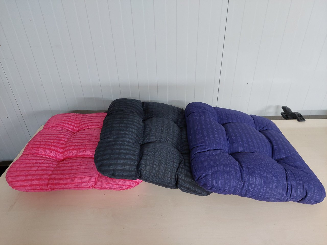 Stapelstoelen met kussens, 15 stuks