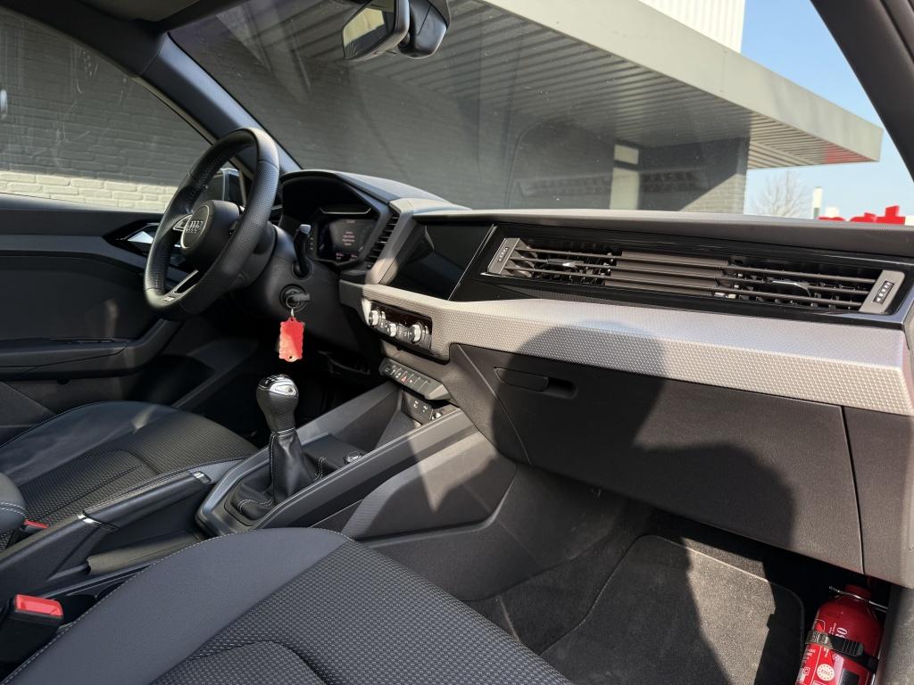 Audi A1 citycarver 30 tfsi - sline - sportstoelen - led koplampen -