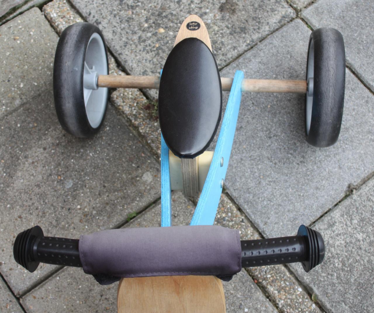 Zeer leuk loopfietsje-driewieller