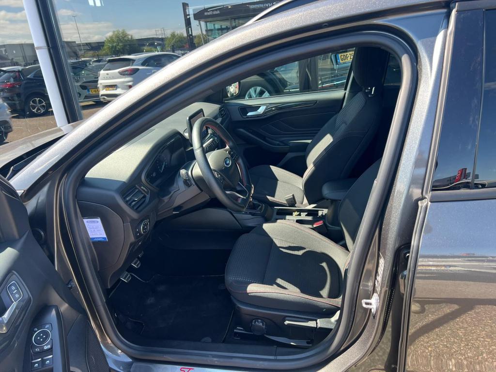 Ford Focus 1.0 ecoboost hybrid 125pk st line x , trekhaak , carplay , camer