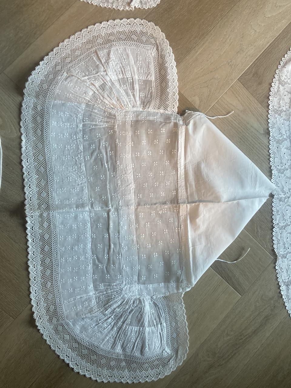 Klederdracht mutsen kappen en tupmutsen