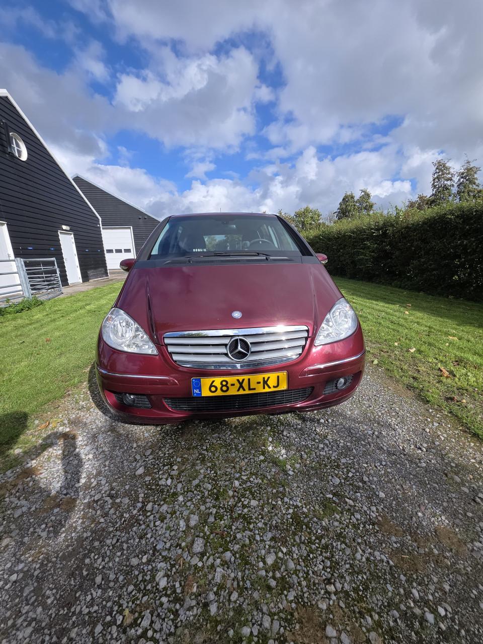 Mercedes A 150 elegance, vol jaar APK.