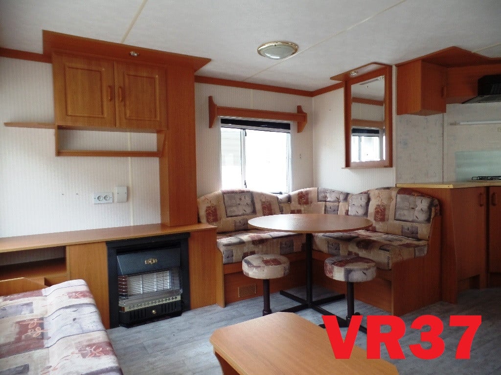 Goed onderhouden Arronbrook stacaravans met gezellig interieur en 2 slk