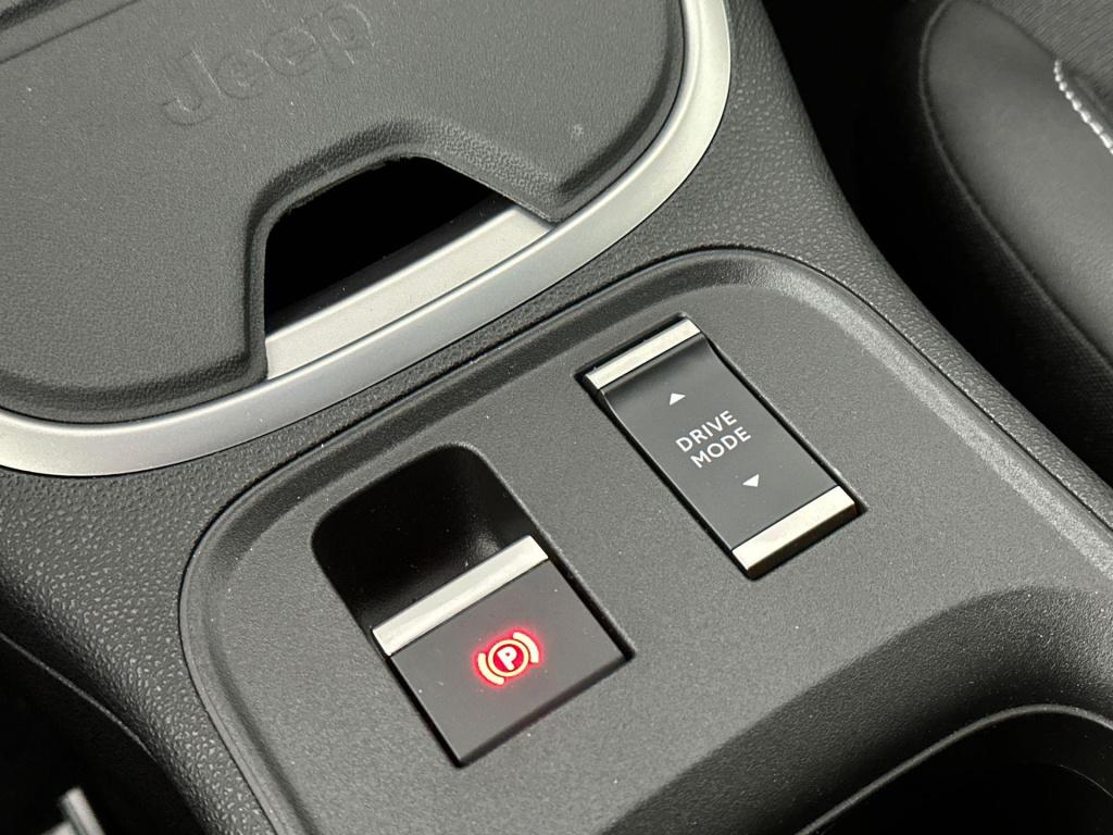 Jeep Avenger 1.2 e-hybrid summit | camera | apple carplay & android auto |