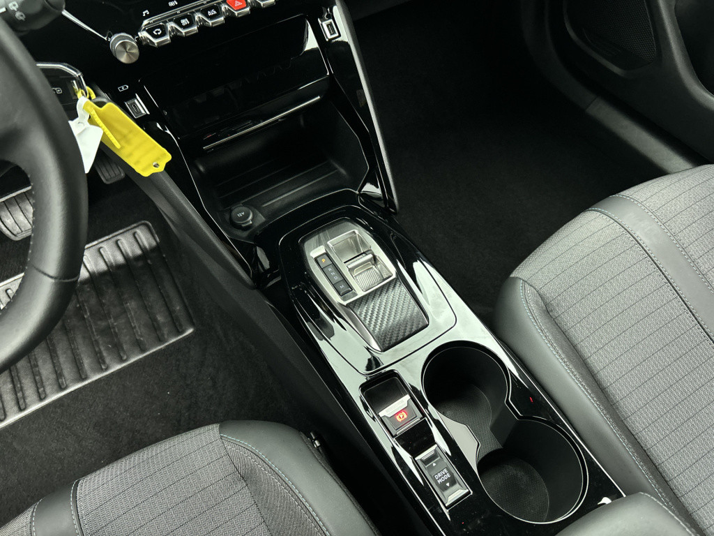Peugeot 2008 130pk automaat allure pack | rijklaar | navigatie | parkeercam
