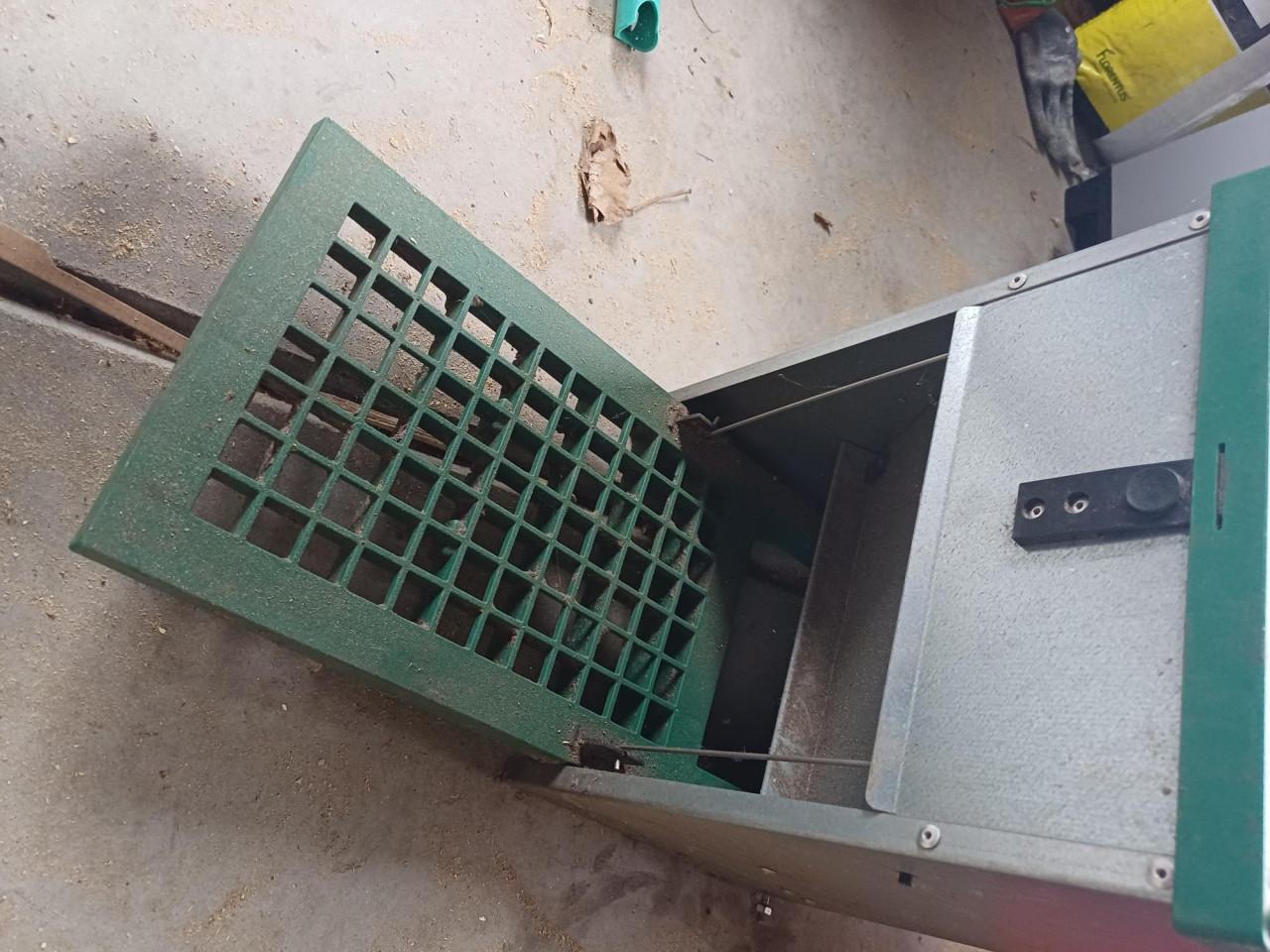 Automatische klepvoerbak voor kippen