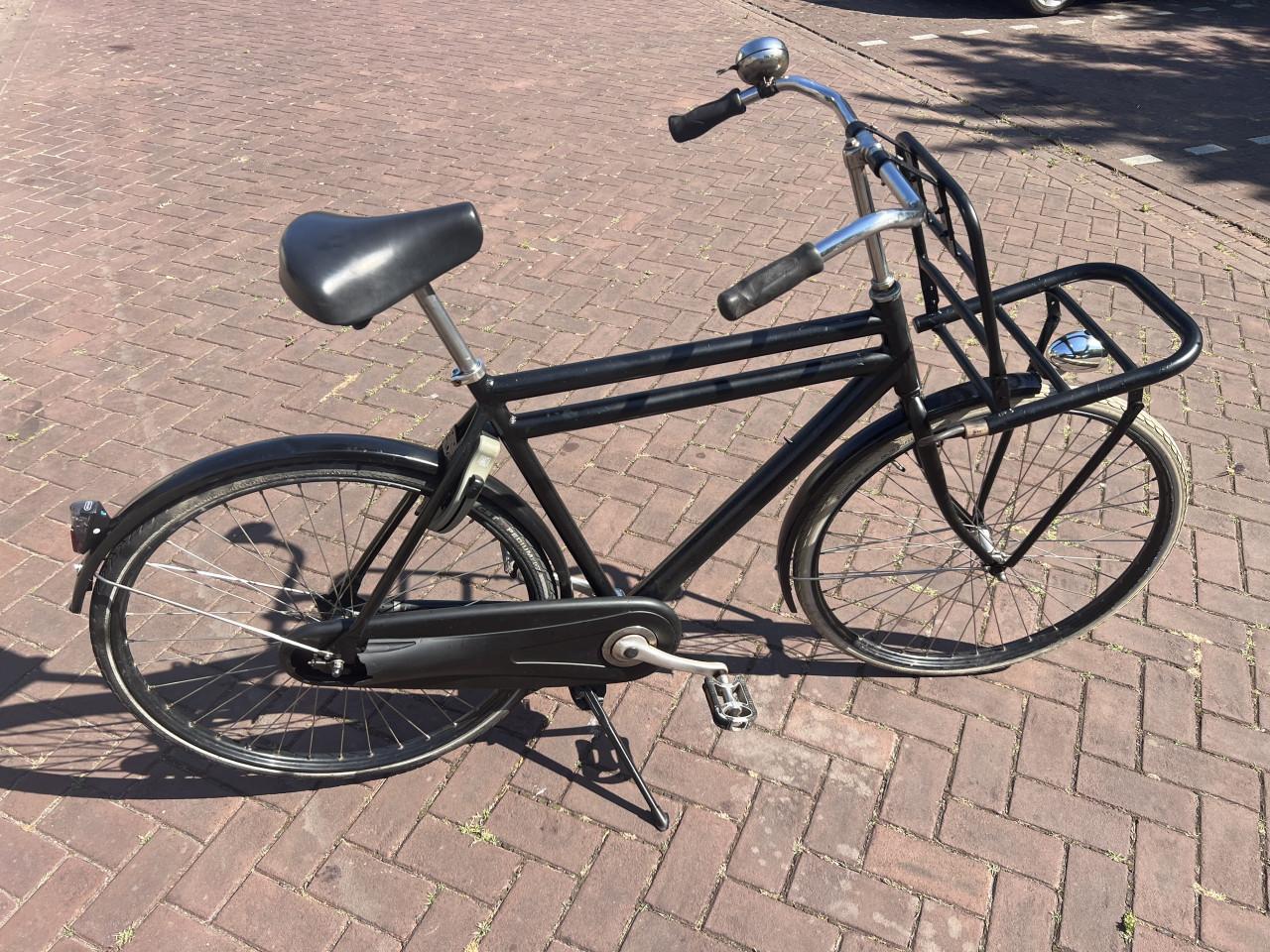 08 Zwartkleurige herenfiets “ Blacky 08 ”van her merk Sparta.