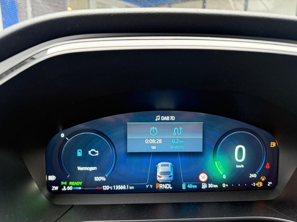 Ford Kuga 2.5 phev st-line x | panoramadak | trekhaak | 2100kg trekgewicht!