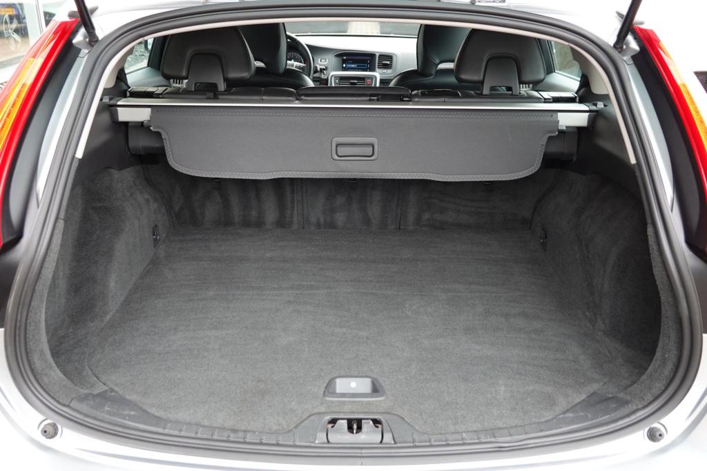 Volvo V60 1.6 t3 150-pk ocean race