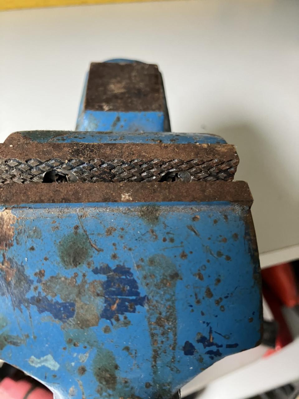 Te koop 2 bankschroeven in goede staat