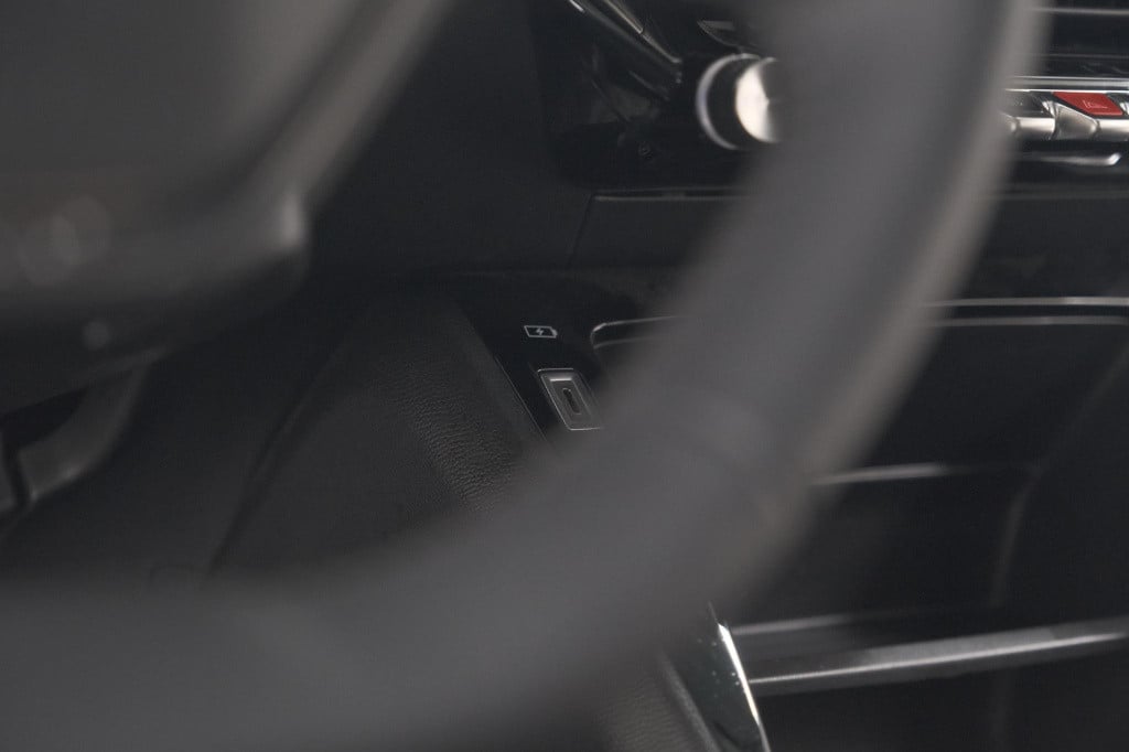 Peugeot E-2008 ev active pack 50 kwh | camera | navigatie | parkeersensoren