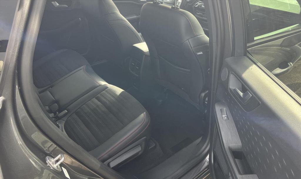 Ford Kuga 2.5 phev e-cvt 225pk st-line x , trekhaak , winterpack ( voorruit
